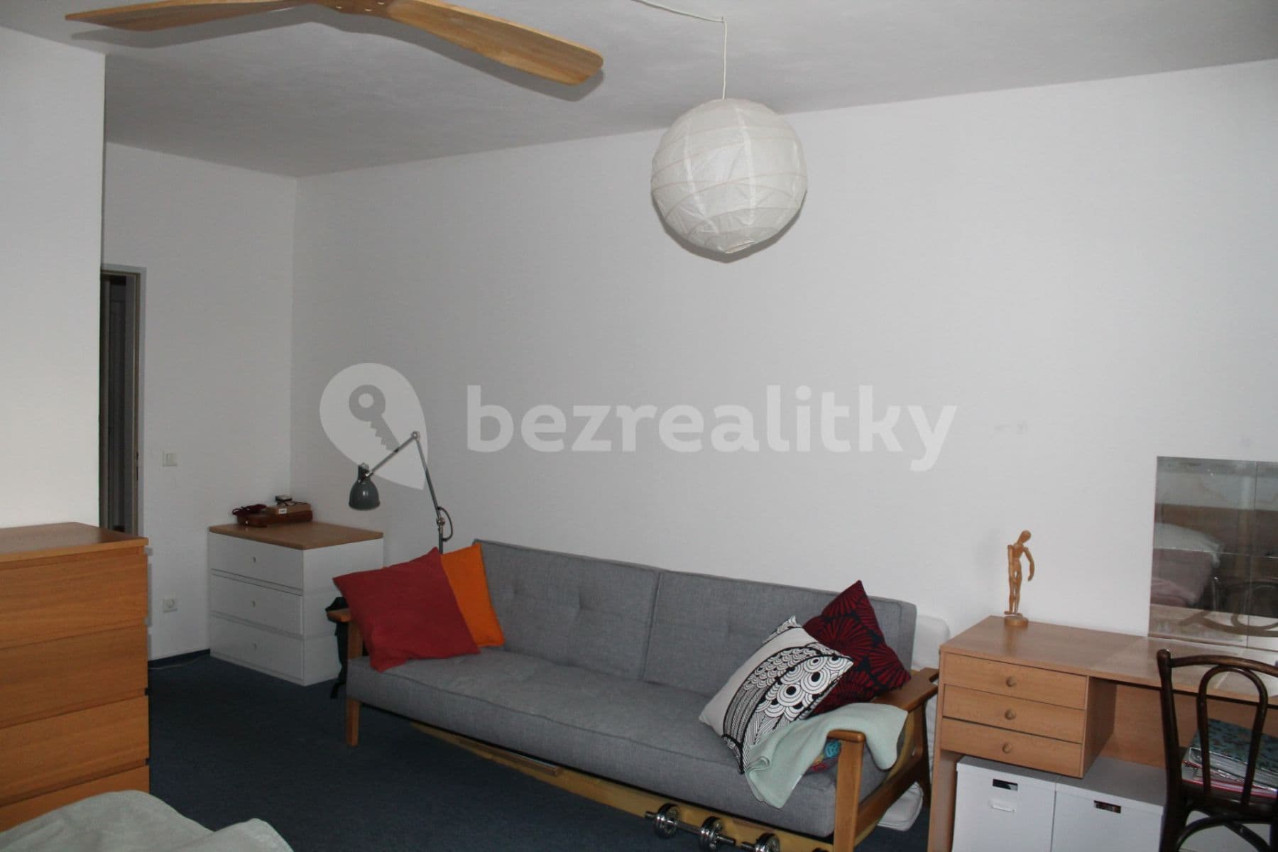 3 bedroom with open-plan kitchen flat to rent, 103 m², Kostomlatská, Prague, Prague 3 bedroom with open-plan kitchen flat to rent, 103 m², Kostomlatská, Prague, Prague