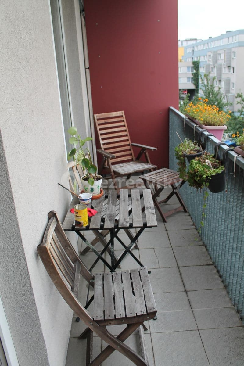3 bedroom with open-plan kitchen flat to rent, 103 m², Kostomlatská, Prague, Prague 3 bedroom with open-plan kitchen flat to rent, 103 m², Kostomlatská, Prague, Prague
