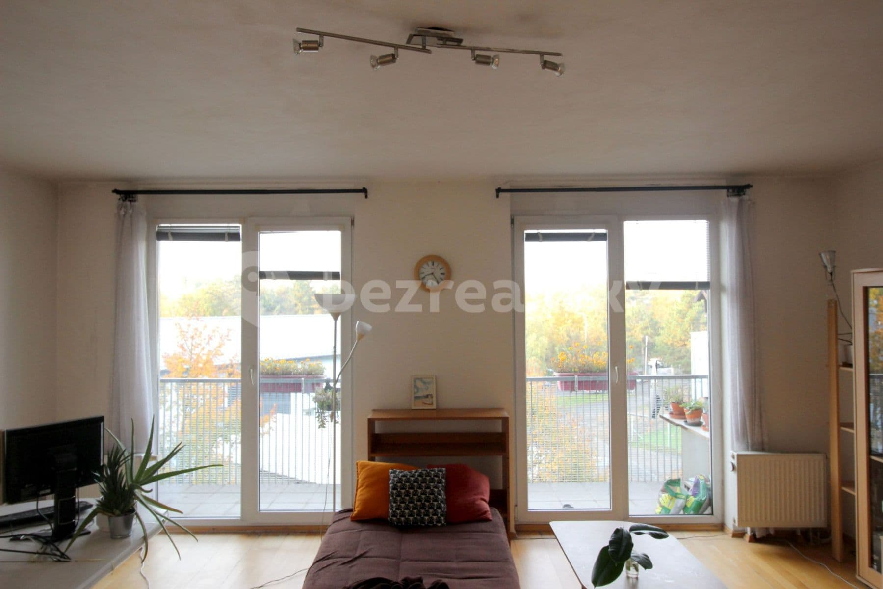 3 bedroom with open-plan kitchen flat to rent, 103 m², Kostomlatská, Prague, Prague 3 bedroom with open-plan kitchen flat to rent, 103 m², Kostomlatská, Prague, Prague