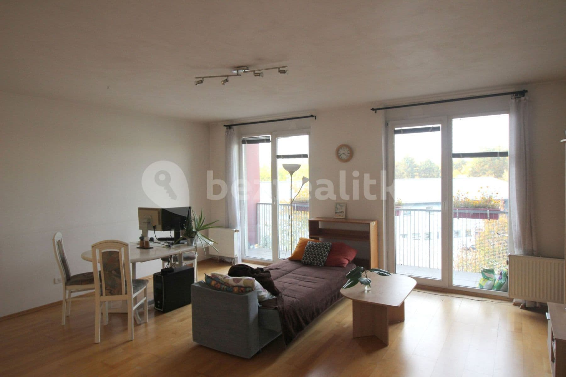 3 bedroom with open-plan kitchen flat to rent, 103 m², Kostomlatská, Prague, Prague 3 bedroom with open-plan kitchen flat to rent, 103 m², Kostomlatská, Prague, Prague