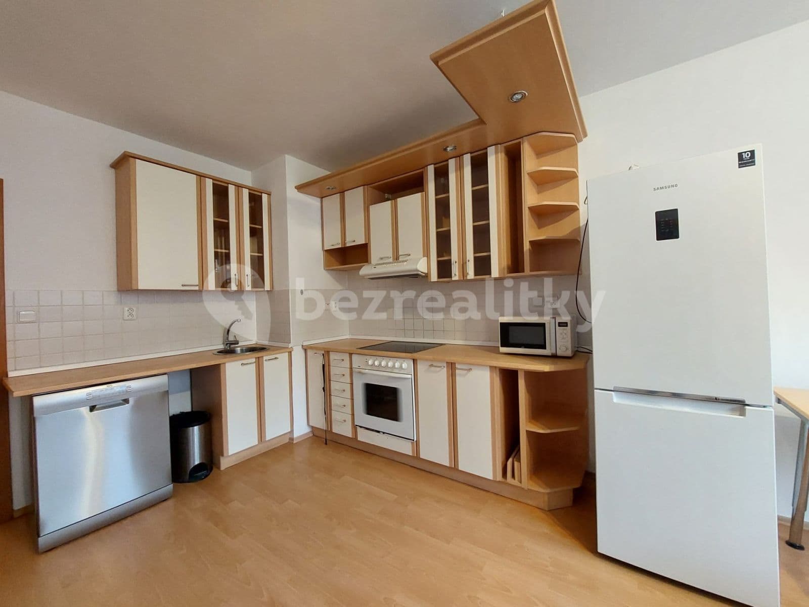 1 bedroom with open-plan kitchen flat to rent, 44 m², Hnězdenská, Prague, Prague 1 bedroom with open-plan kitchen flat to rent, 44 m², Hnězdenská, Prague, Prague