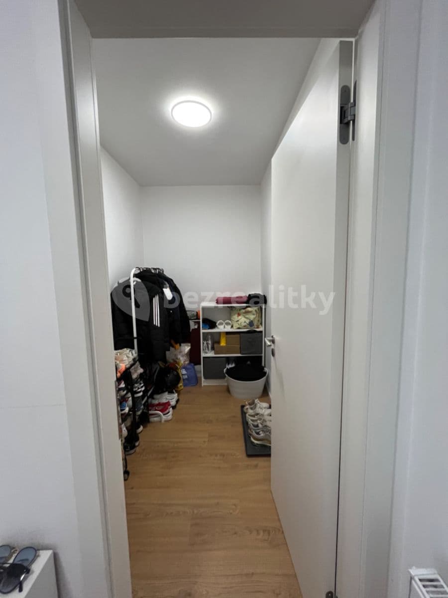 1 bedroom with open-plan kitchen flat to rent, 63 m², Žalanského, Prague, Prague 1 bedroom with open-plan kitchen flat to rent, 63 m², Žalanského, Prague, Prague