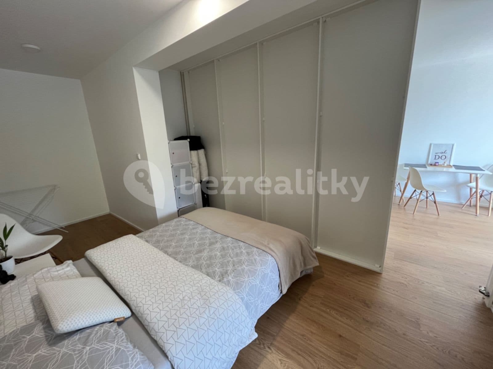 1 bedroom with open-plan kitchen flat to rent, 63 m², Žalanského, Prague, Prague 1 bedroom with open-plan kitchen flat to rent, 63 m², Žalanského, Prague, Prague
