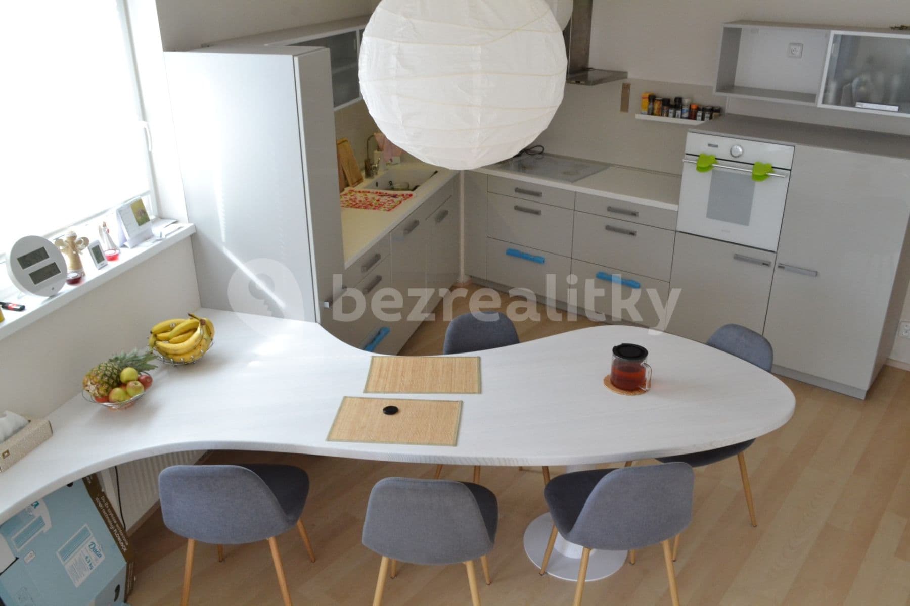 1 bedroom with open-plan kitchen flat to rent, 71 m², Sazovická, Prague, Prague 1 bedroom with open-plan kitchen flat to rent, 71 m², Sazovická, Prague, Prague