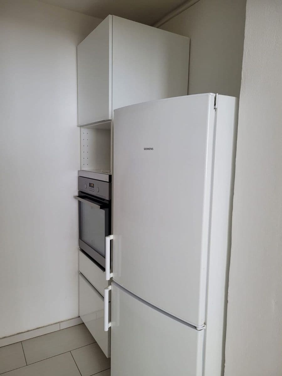 1 bedroom with open-plan kitchen flat to rent, 42 m², Ratibořská, Prague, Prague 1 bedroom with open-plan kitchen flat to rent, 42 m², Ratibořská, Prague, Prague