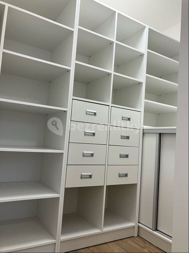 1 bedroom with open-plan kitchen flat to rent, 84 m², Polní, Liberec, Liberecký Region 1 bedroom with open-plan kitchen flat to rent, 84 m², Polní, Liberec, Liberecký Region