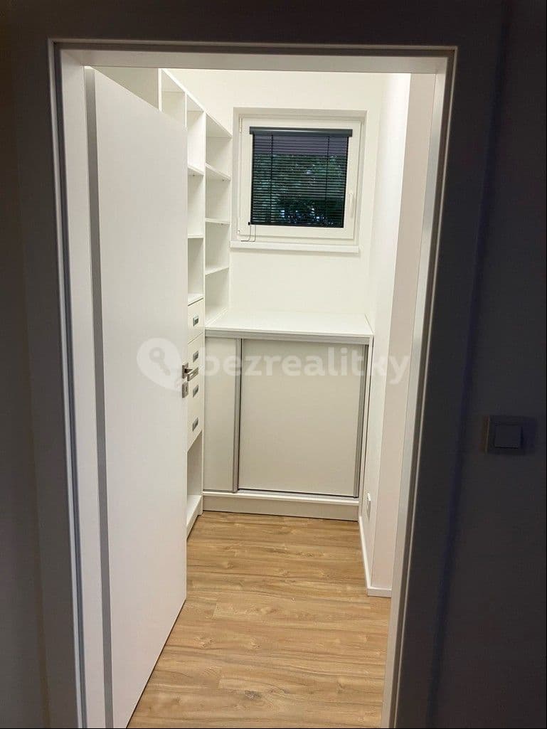 1 bedroom with open-plan kitchen flat to rent, 84 m², Polní, Liberec, Liberecký Region 1 bedroom with open-plan kitchen flat to rent, 84 m², Polní, Liberec, Liberecký Region