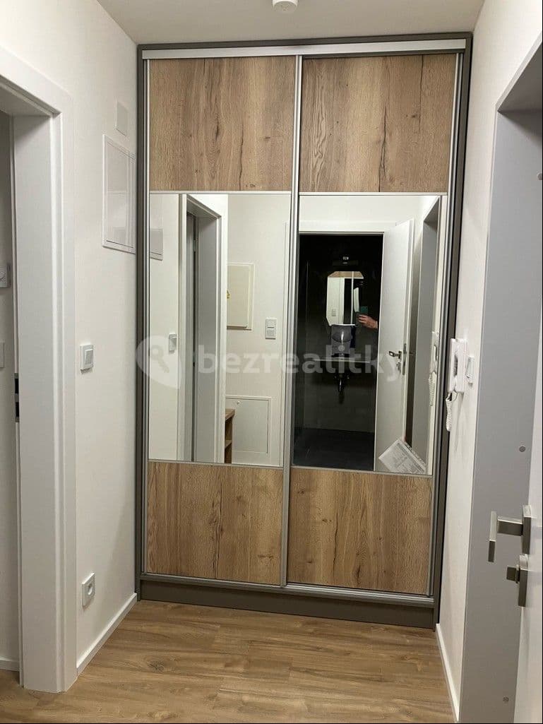 1 bedroom with open-plan kitchen flat to rent, 84 m², Polní, Liberec, Liberecký Region 1 bedroom with open-plan kitchen flat to rent, 84 m², Polní, Liberec, Liberecký Region