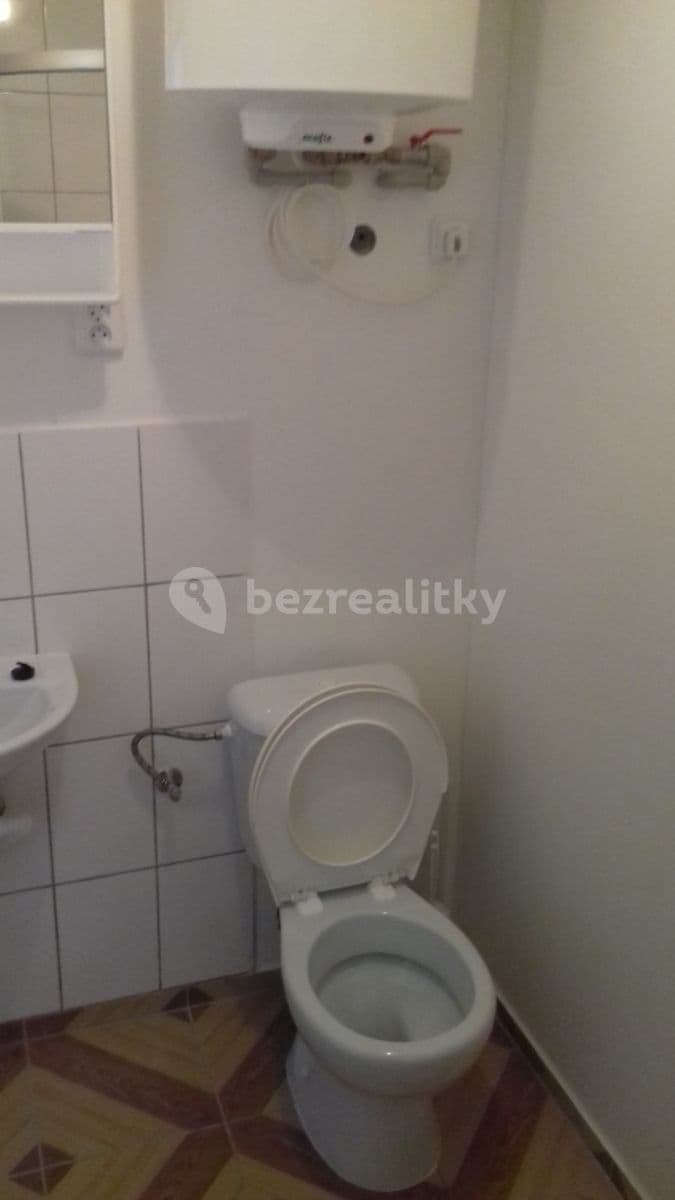 Studio flat to rent, 15 m², Masarykova, Čelákovice, Středočeský Region Studio flat to rent, 15 m², Masarykova, Čelákovice, Středočeský Region