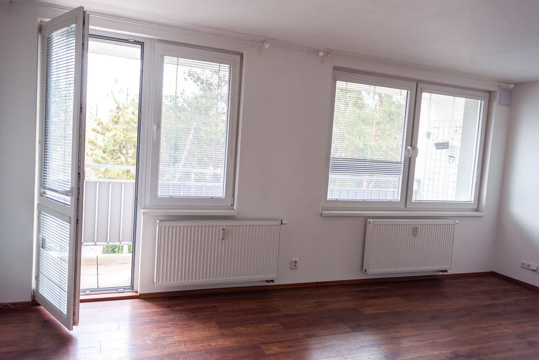2 bedroom with open-plan kitchen flat to rent, 74 m², K Sádkám, Prague, Prague 2 bedroom with open-plan kitchen flat to rent, 74 m², K Sádkám, Prague, Prague