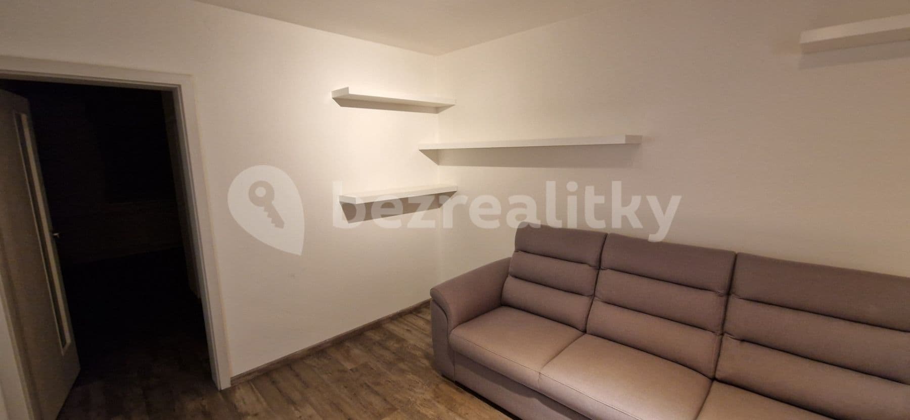 1 bedroom with open-plan kitchen flat to rent, 42 m², Braniborská, Milovice, Středočeský Region 1 bedroom with open-plan kitchen flat to rent, 42 m², Braniborská, Milovice, Středočeský Region