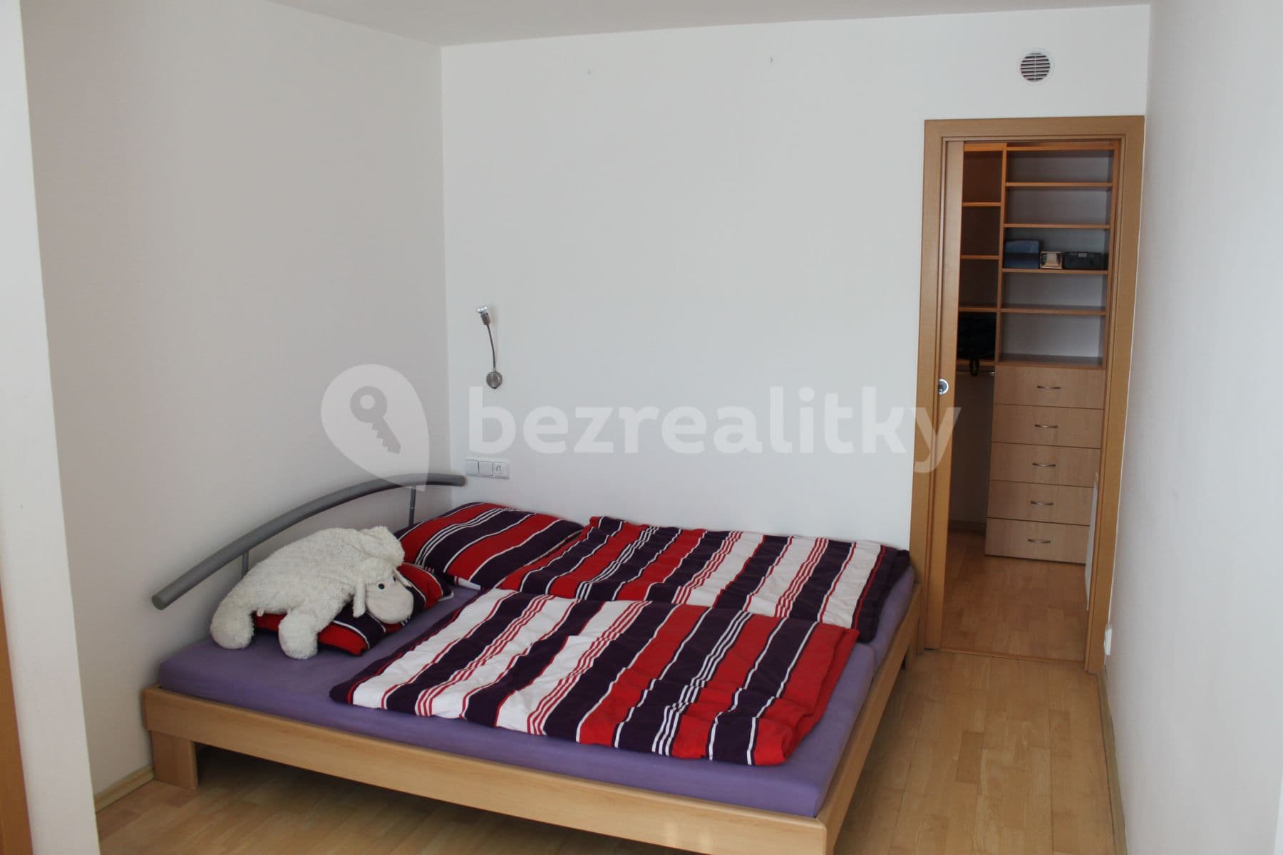 1 bedroom with open-plan kitchen flat to rent, 50 m², Nuselská, Prague, Prague 1 bedroom with open-plan kitchen flat to rent, 50 m², Nuselská, Prague, Prague