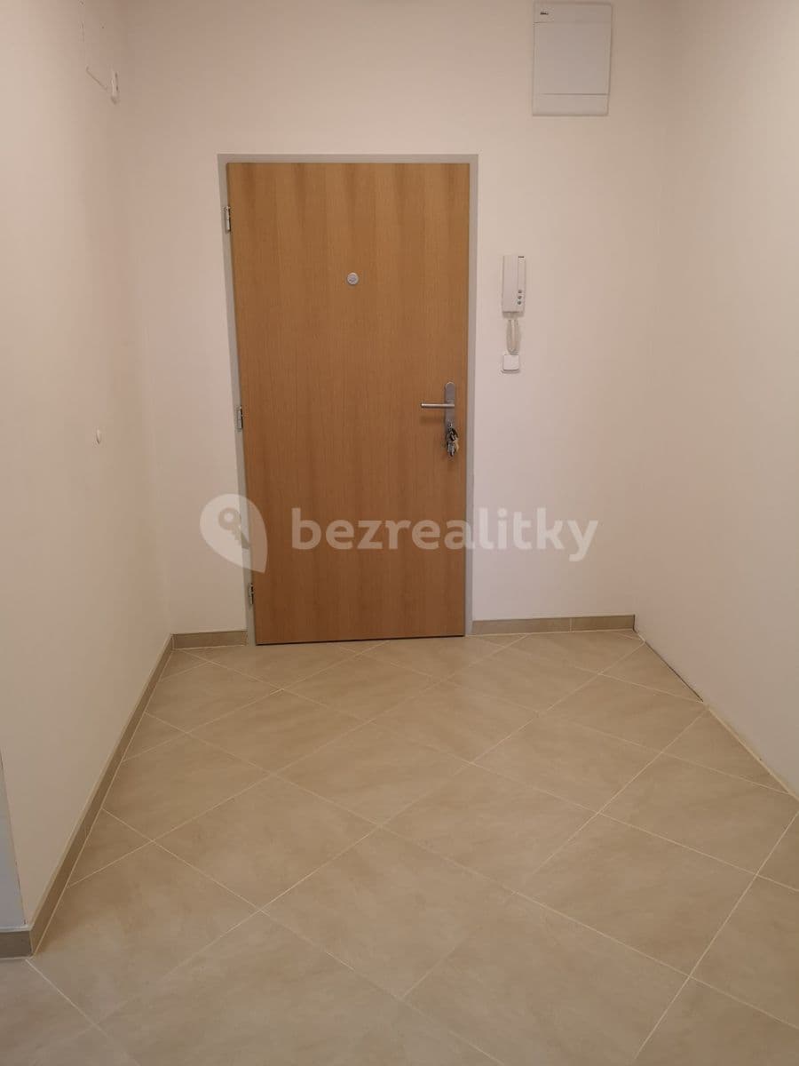 2 bedroom with open-plan kitchen flat to rent, 73 m², Bělohorská, Brno, Jihomoravský Region 2 bedroom with open-plan kitchen flat to rent, 73 m², Bělohorská, Brno, Jihomoravský Region