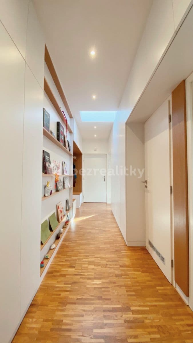 2 bedroom with open-plan kitchen flat to rent, 82 m², Buchovcova, Prague, Prague 2 bedroom with open-plan kitchen flat to rent, 82 m², Buchovcova, Prague, Prague