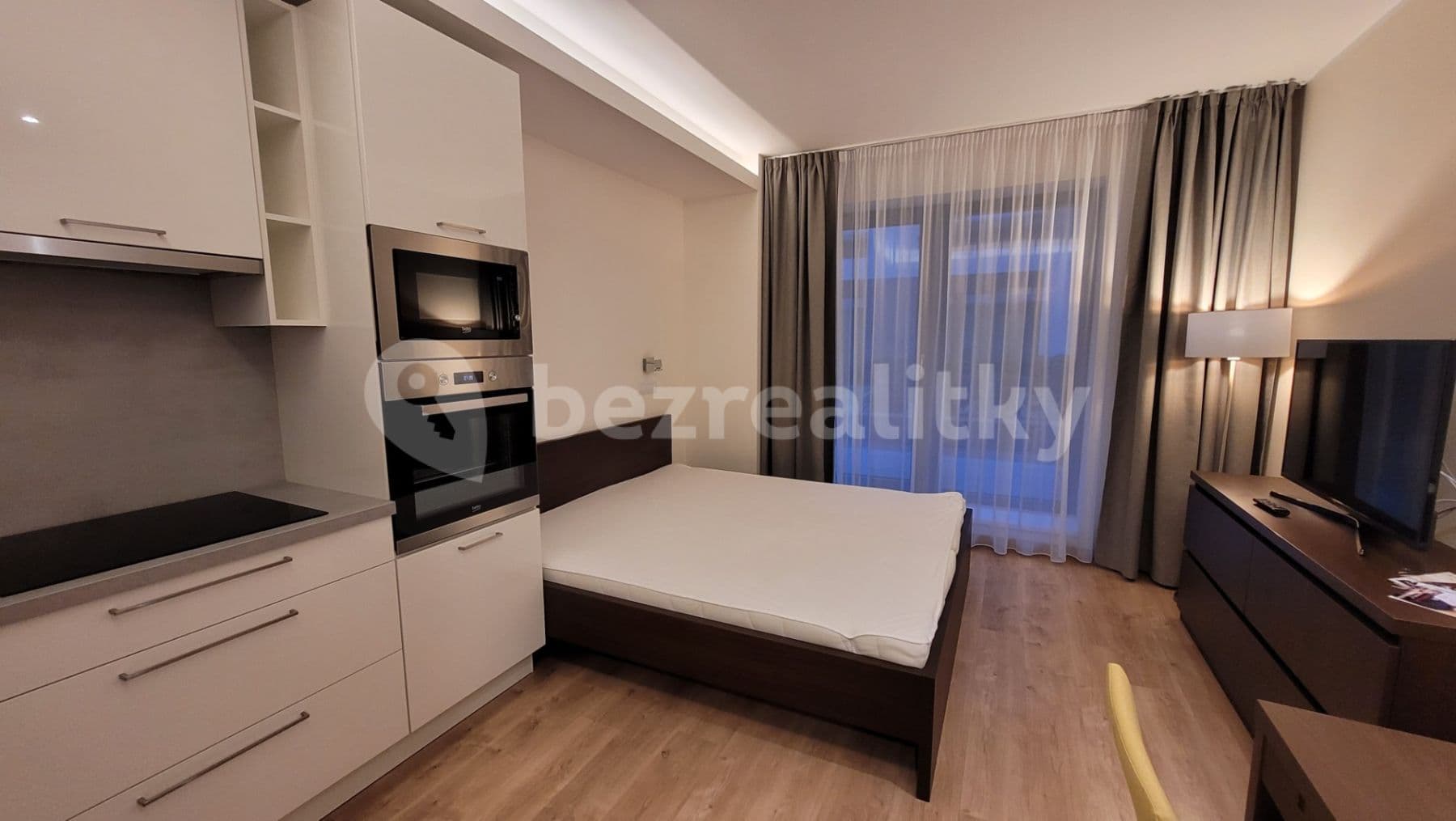 Studio flat to rent, 26 m², Mukařovského, Prague, Prague Studio flat to rent, 26 m², Mukařovského, Prague, Prague