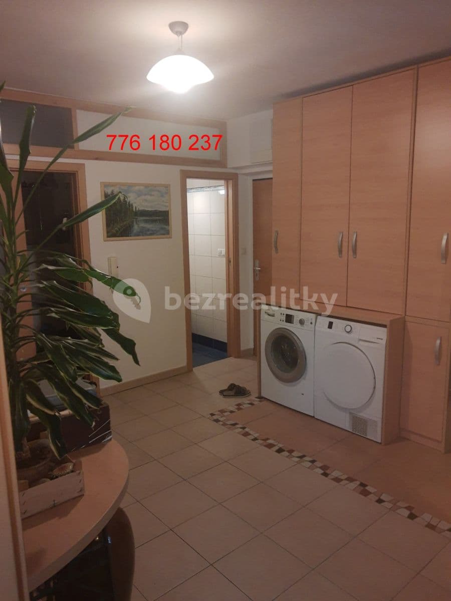 3 bedroom with open-plan kitchen flat to rent, 82 m², Družstevní, Pelhřimov, Vysočina Region 3 bedroom with open-plan kitchen flat to rent, 82 m², Družstevní, Pelhřimov, Vysočina Region