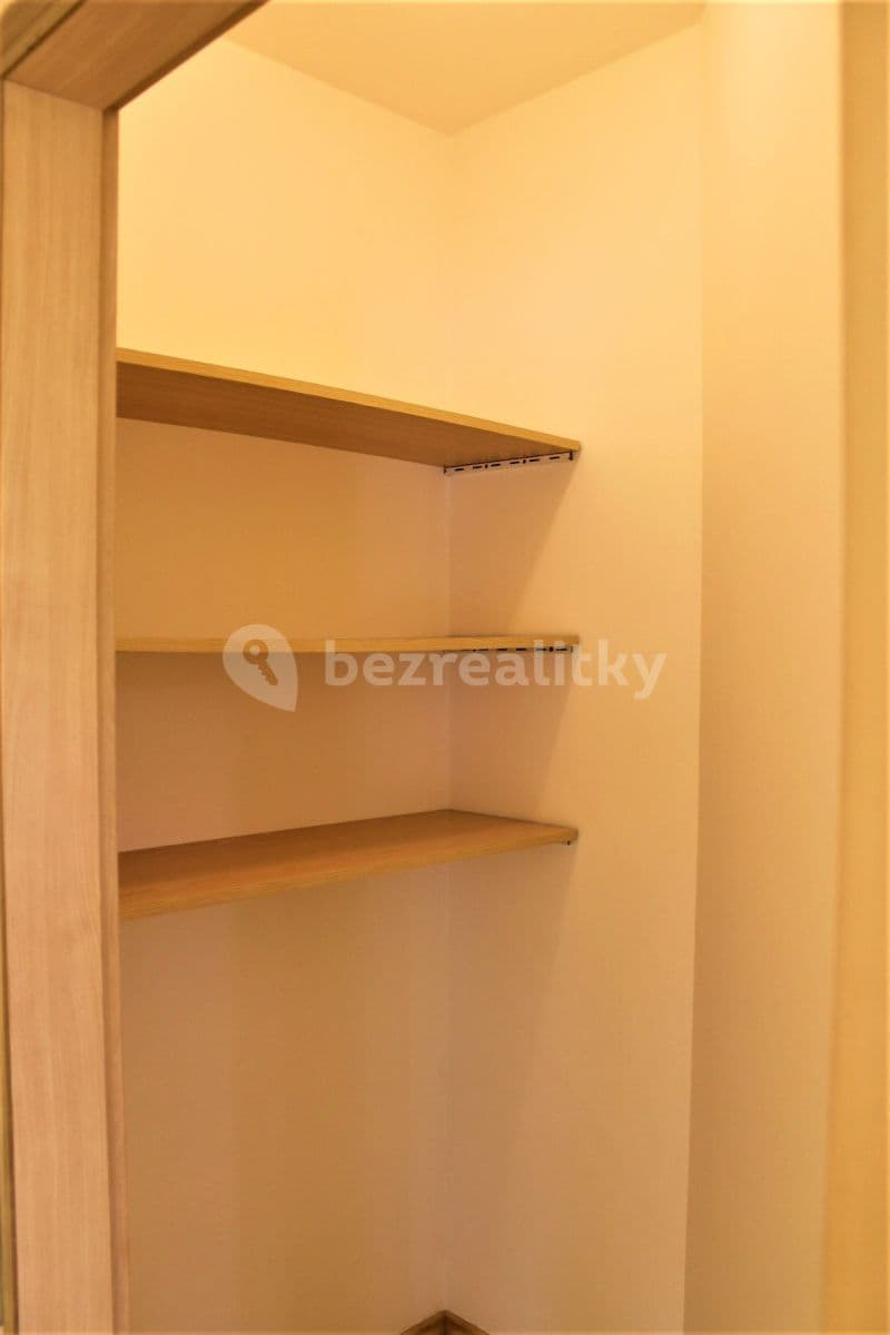 1 bedroom with open-plan kitchen flat to rent, 81 m², Na Harfě, Prague, Prague 1 bedroom with open-plan kitchen flat to rent, 81 m², Na Harfě, Prague, Prague