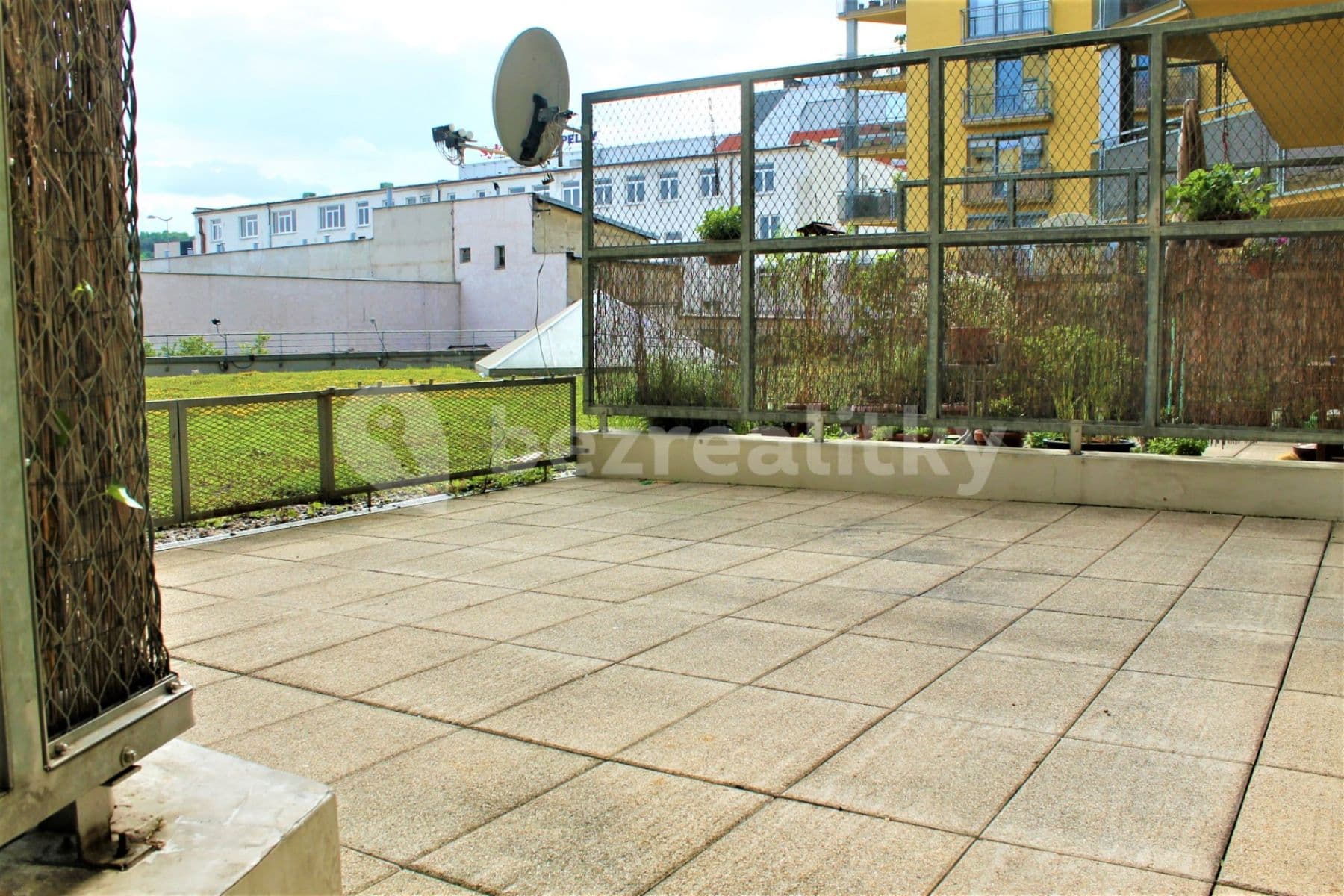 1 bedroom with open-plan kitchen flat to rent, 81 m², Na Harfě, Prague, Prague 1 bedroom with open-plan kitchen flat to rent, 81 m², Na Harfě, Prague, Prague