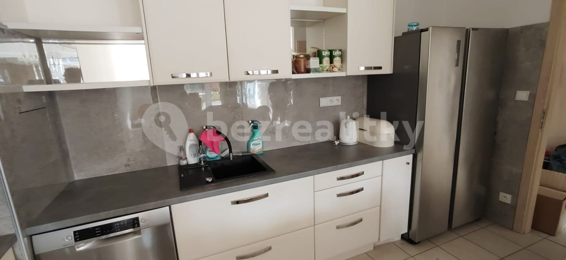 1 bedroom with open-plan kitchen flat to rent, 81 m², Na Harfě, Prague, Prague 1 bedroom with open-plan kitchen flat to rent, 81 m², Na Harfě, Prague, Prague