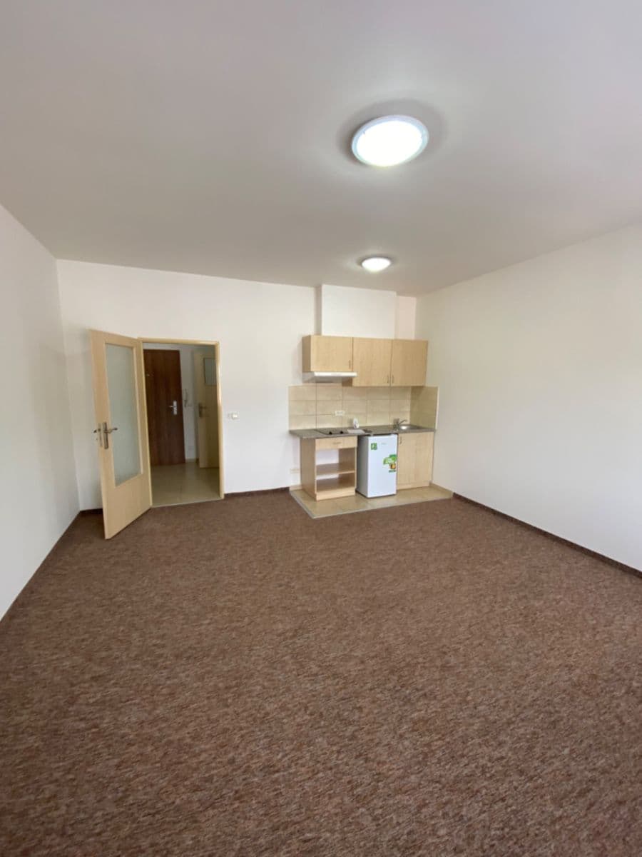 Studio flat to rent, 35 m², Otvovice, Středočeský Region Studio flat to rent, 35 m², Otvovice, Středočeský Region