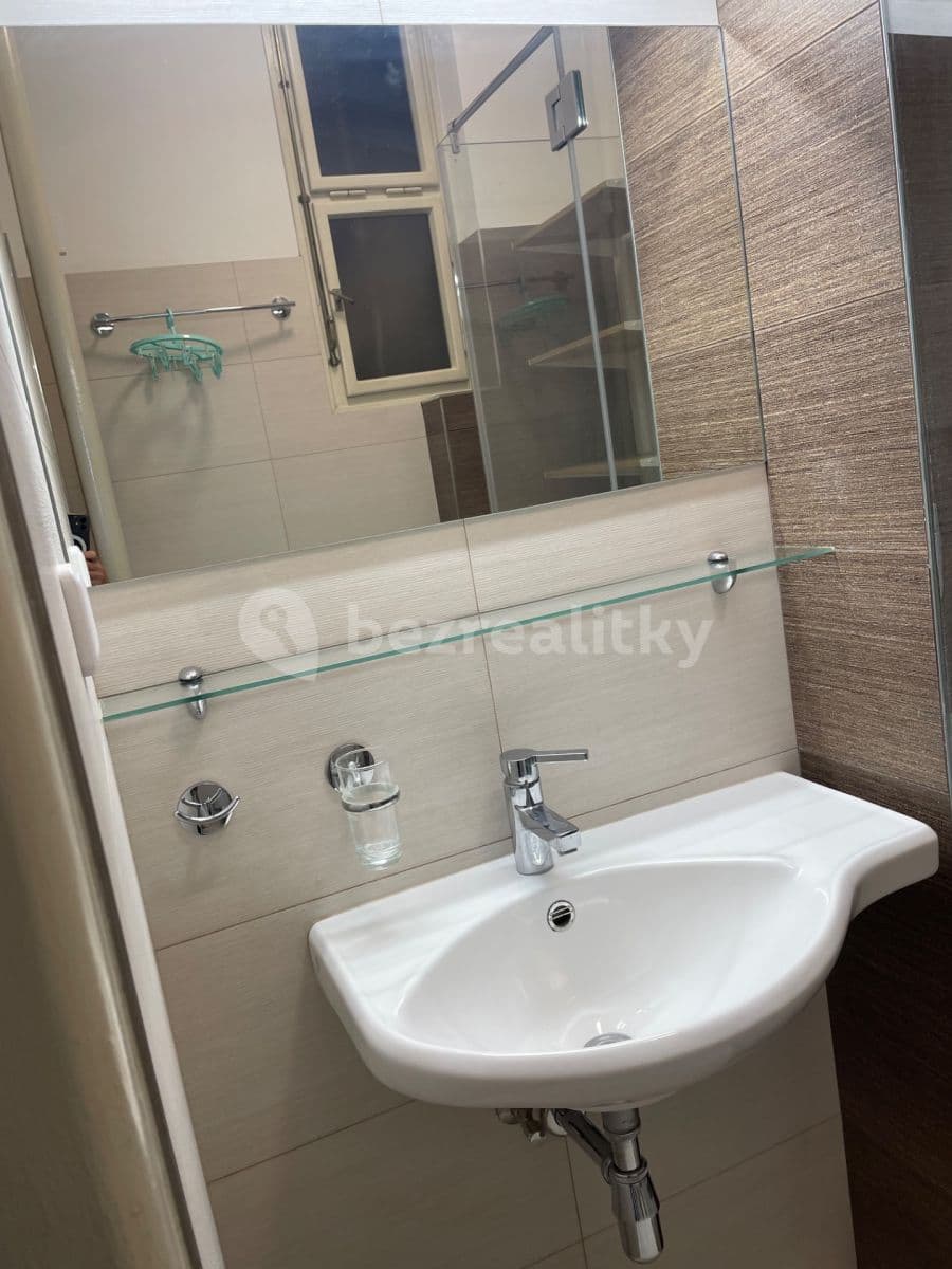 Studio flat to rent, 36 m², Milady Horákové, Prague, Prague Studio flat to rent, 36 m², Milady Horákové, Prague, Prague