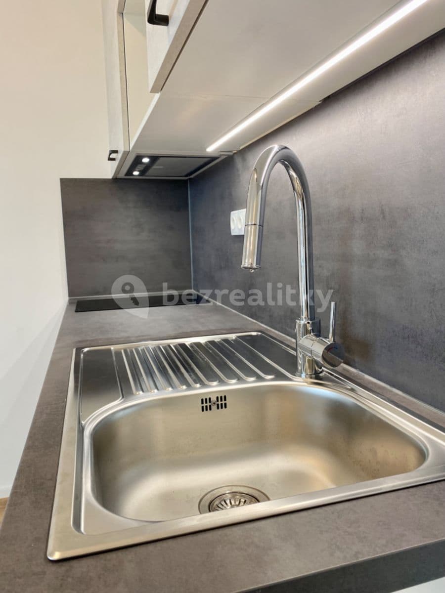 Studio flat to rent, 30 m², U Židovského hřbitova, Beroun, Středočeský Region Studio flat to rent, 30 m², U Židovského hřbitova, Beroun, Středočeský Region