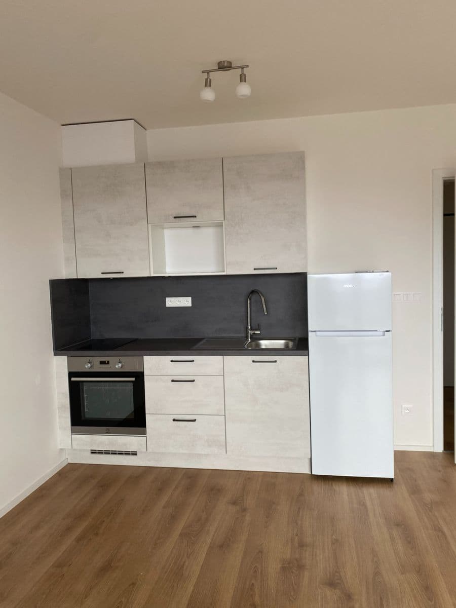 Studio flat to rent, 30 m², U Židovského hřbitova, Beroun, Středočeský Region Studio flat to rent, 30 m², U Židovského hřbitova, Beroun, Středočeský Region