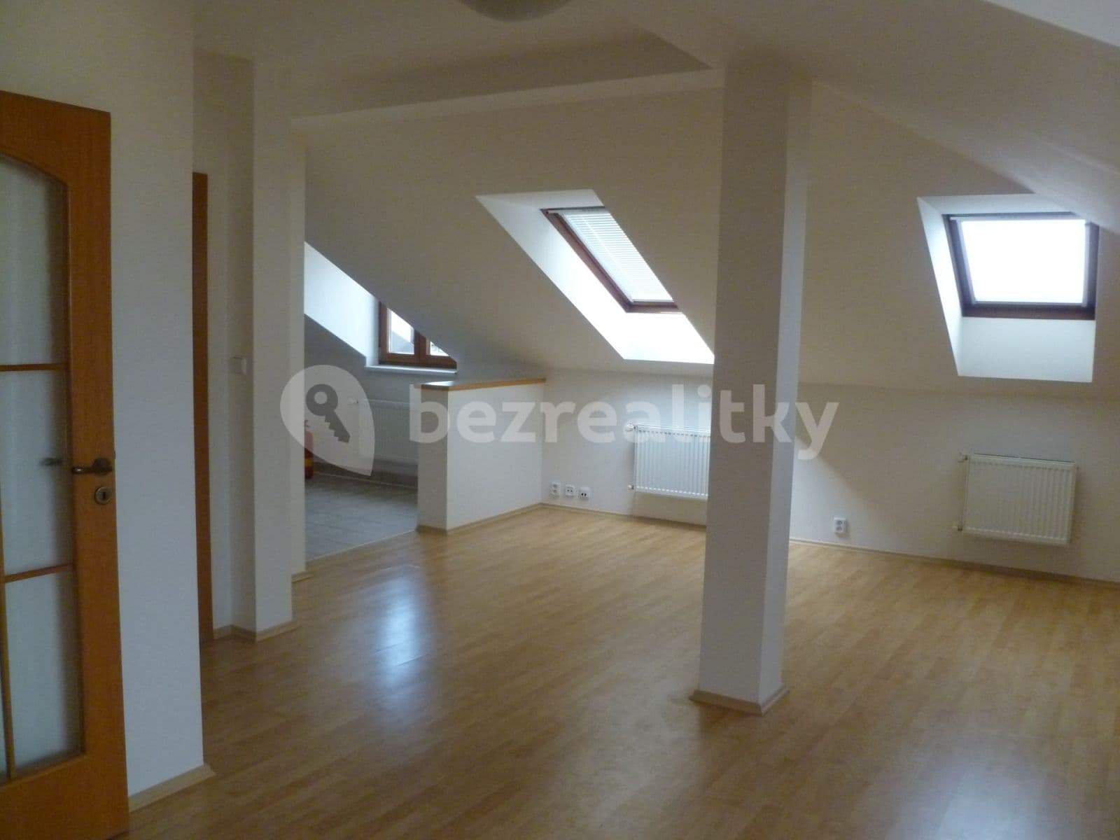1 bedroom with open-plan kitchen flat to rent, 65 m², Rumunská, Prague, Prague 1 bedroom with open-plan kitchen flat to rent, 65 m², Rumunská, Prague, Prague