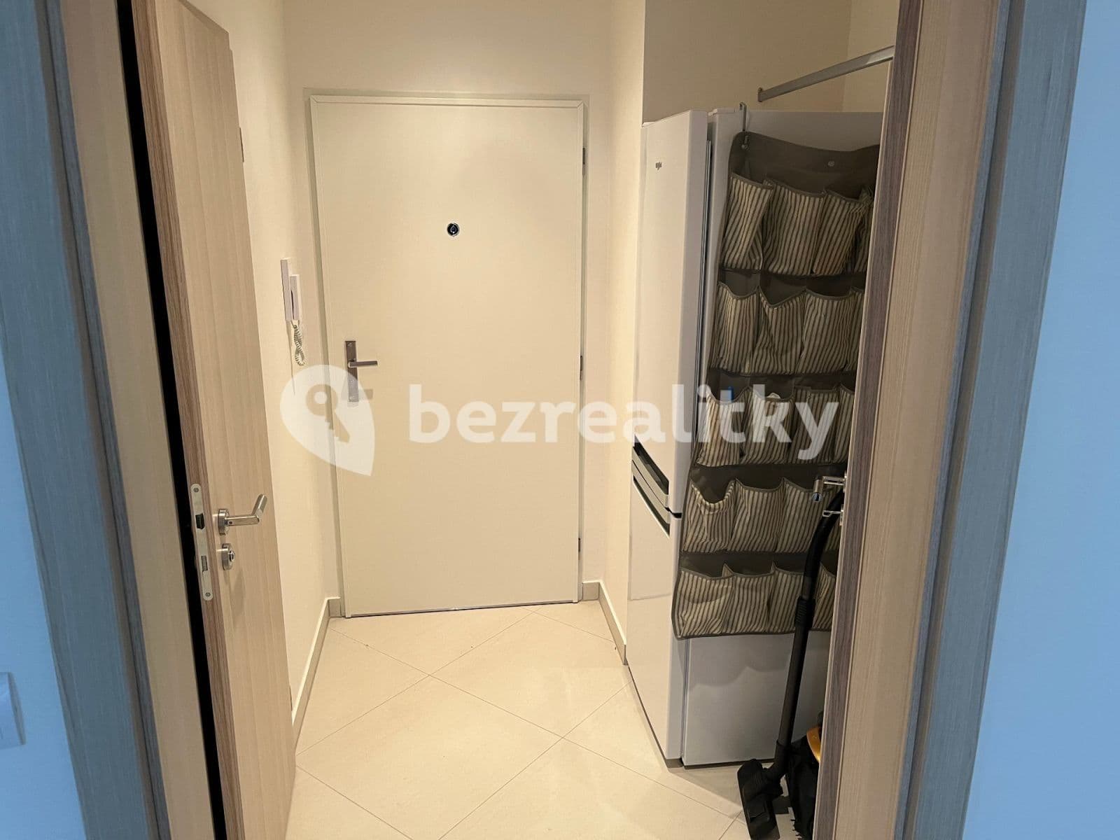 Studio flat to rent, 40 m², Sazovická, Prague, Prague Studio flat to rent, 40 m², Sazovická, Prague, Prague