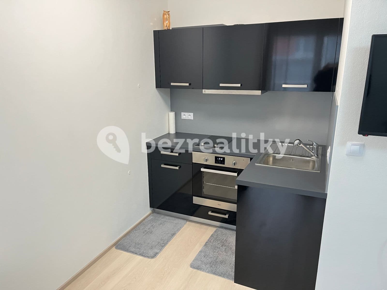 Studio flat to rent, 40 m², Sazovická, Prague, Prague Studio flat to rent, 40 m², Sazovická, Prague, Prague