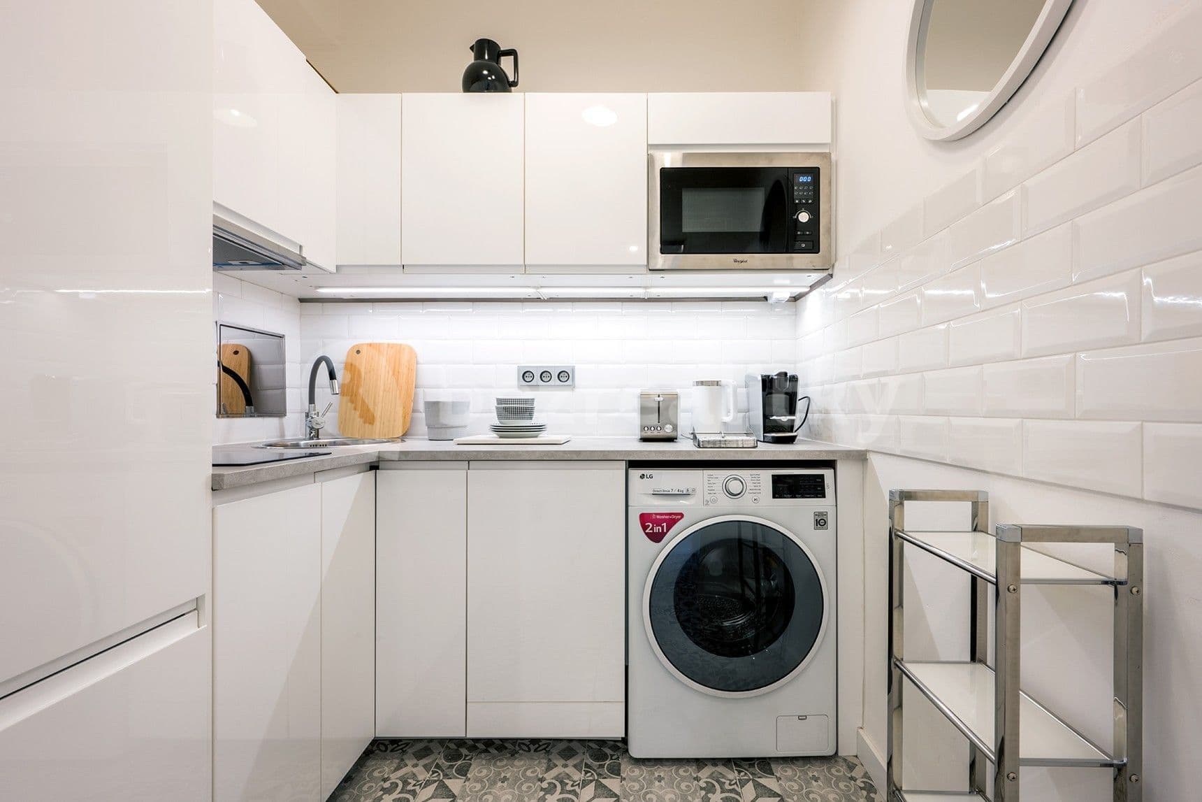 1 bedroom with open-plan kitchen flat to rent, 52 m², Lodecká, Prague, Prague 1 bedroom with open-plan kitchen flat to rent, 52 m², Lodecká, Prague, Prague