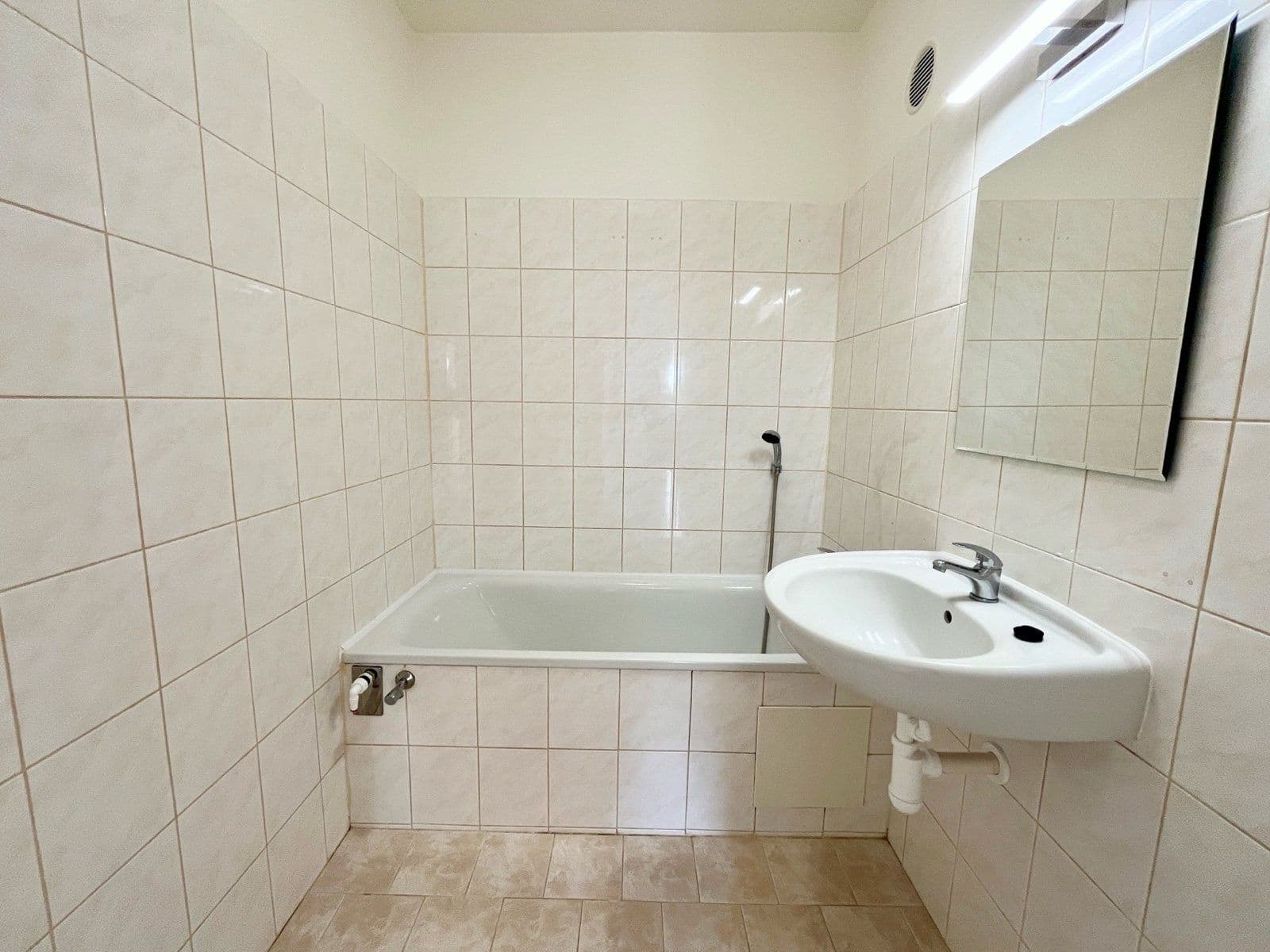 3 bedroom flat to rent, 66 m², Československé armády, Frýdek-Místek, Moravskoslezský Region 3 bedroom flat to rent, 66 m², Československé armády, Frýdek-Místek, Moravskoslezský Region