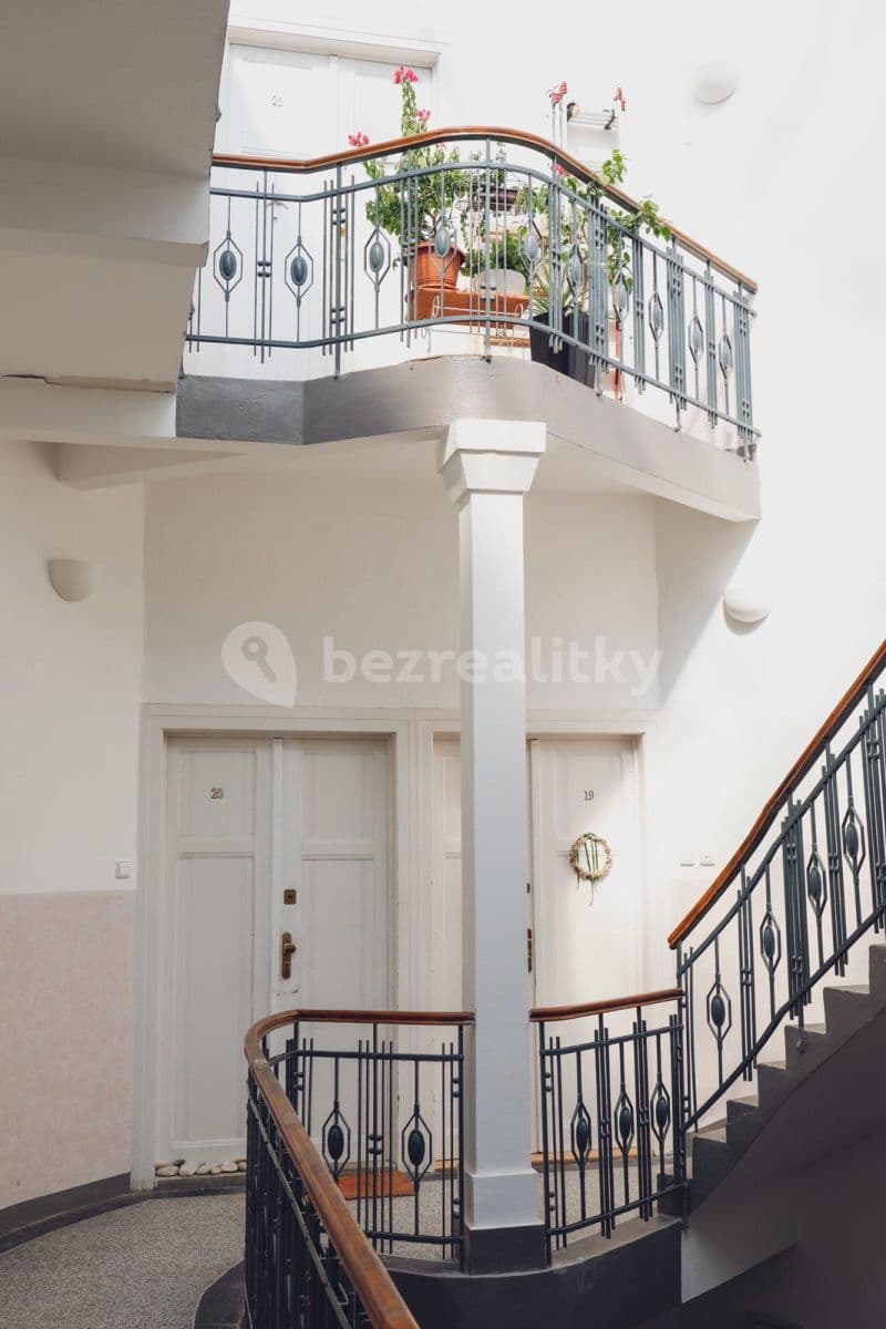 1 bedroom with open-plan kitchen flat to rent, 44 m², Na Královce, Prague, Prague 1 bedroom with open-plan kitchen flat to rent, 44 m², Na Královce, Prague, Prague