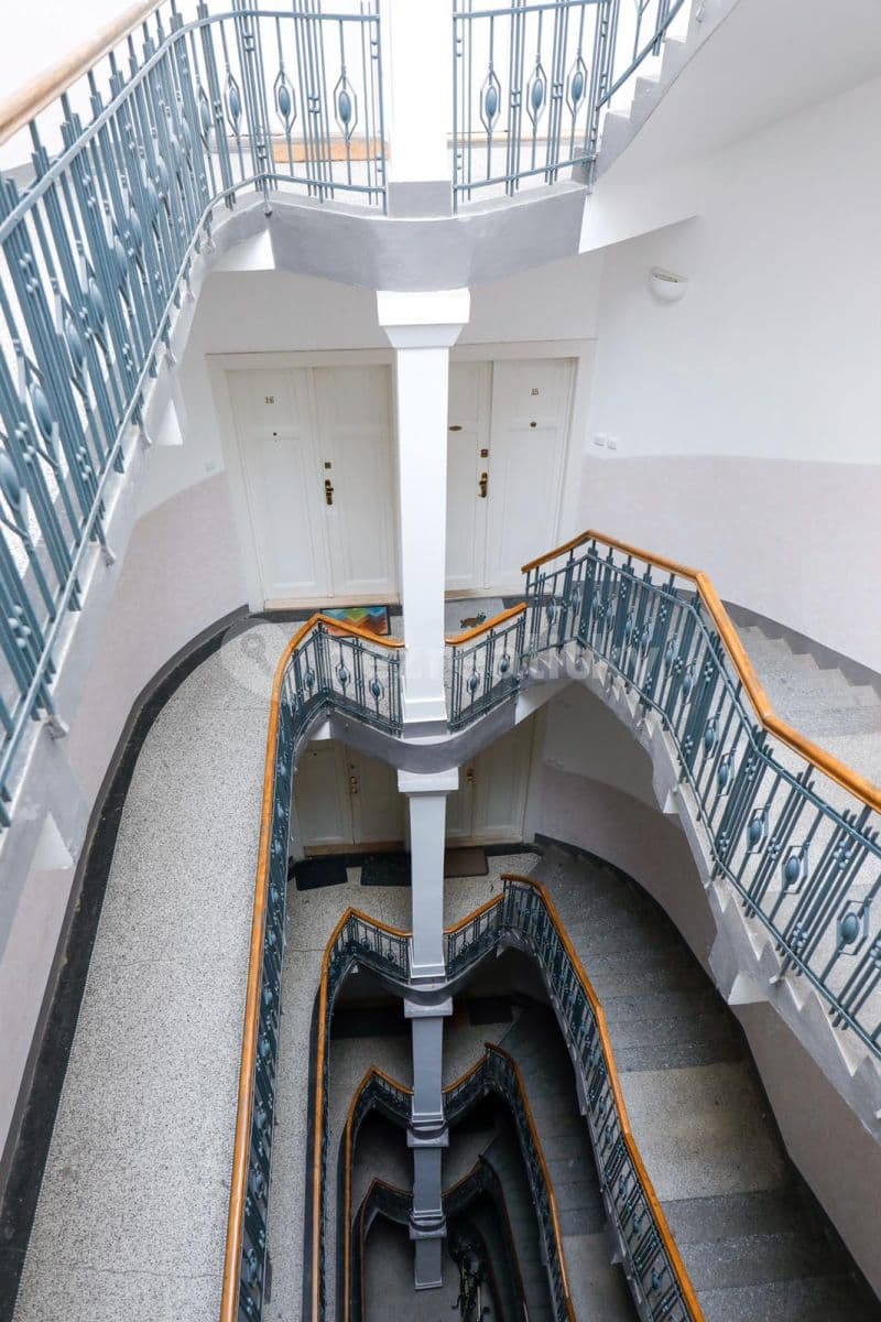 1 bedroom with open-plan kitchen flat to rent, 44 m², Na Královce, Prague, Prague 1 bedroom with open-plan kitchen flat to rent, 44 m², Na Královce, Prague, Prague