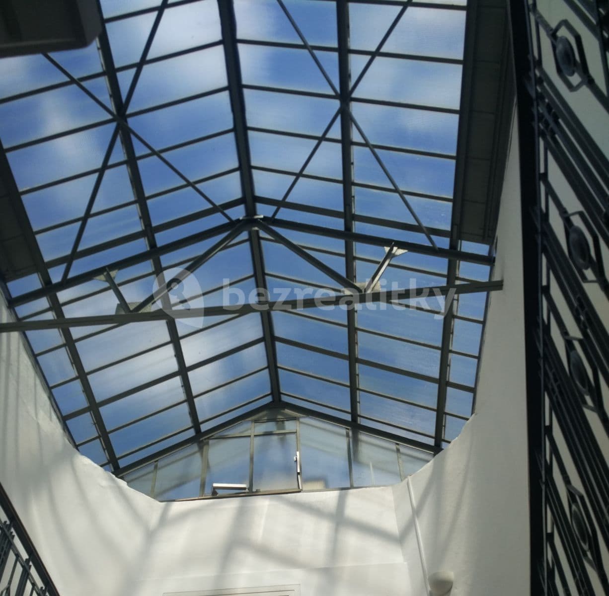 1 bedroom with open-plan kitchen flat to rent, 44 m², Na Královce, Prague, Prague 1 bedroom with open-plan kitchen flat to rent, 44 m², Na Královce, Prague, Prague