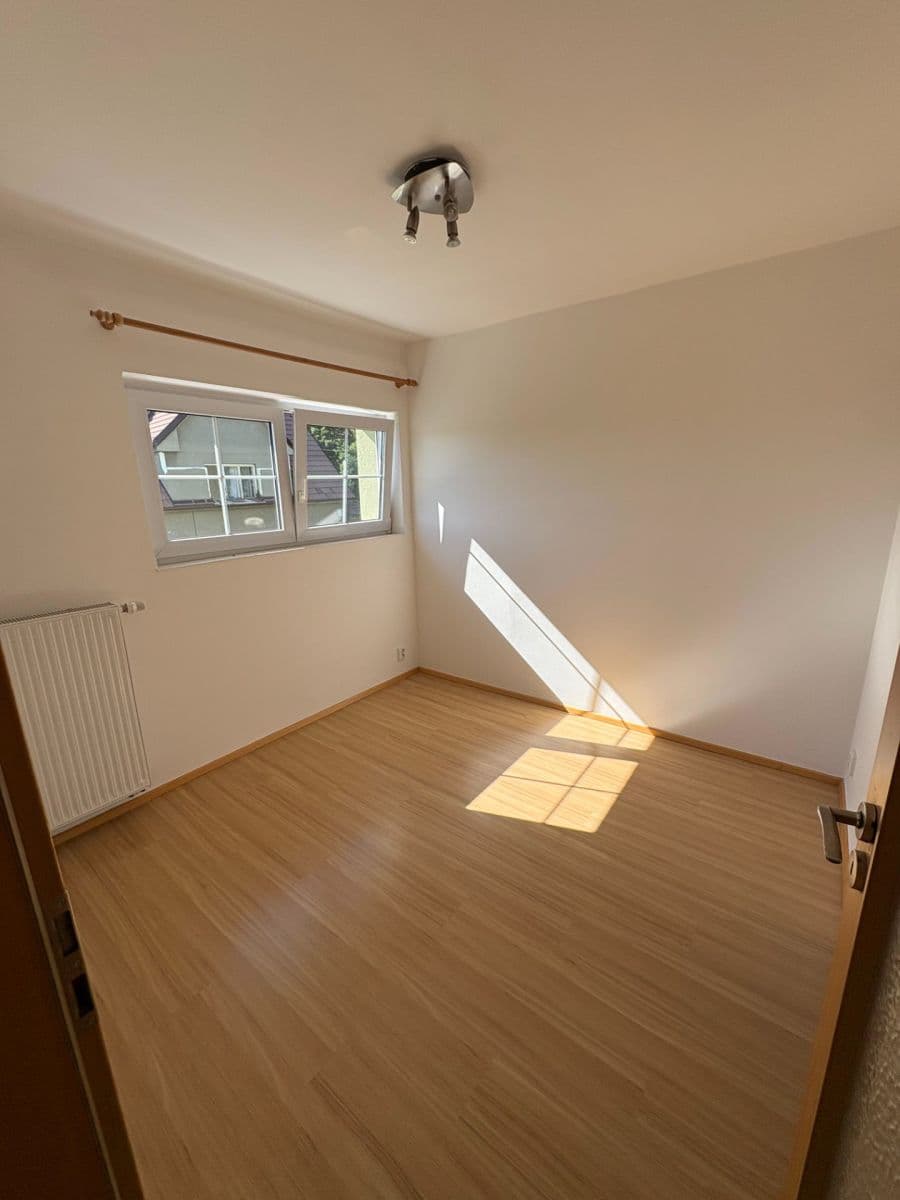 2 bedroom with open-plan kitchen flat to rent, 47 m², Zájezdní, Mukařov, Středočeský Region 2 bedroom with open-plan kitchen flat to rent, 47 m², Zájezdní, Mukařov, Středočeský Region