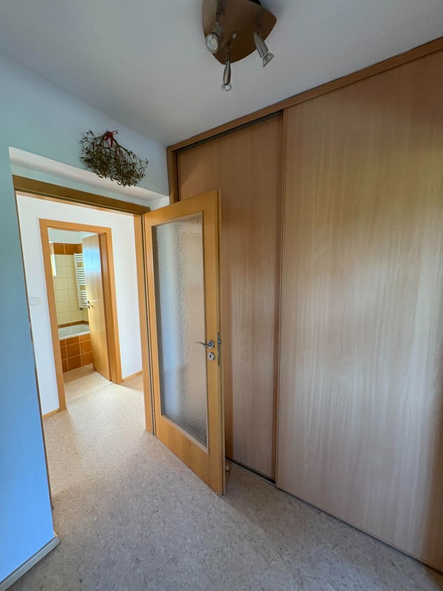 2 bedroom with open-plan kitchen flat to rent, 47 m², Zájezdní, Mukařov, Středočeský Region 2 bedroom with open-plan kitchen flat to rent, 47 m², Zájezdní, Mukařov, Středočeský Region