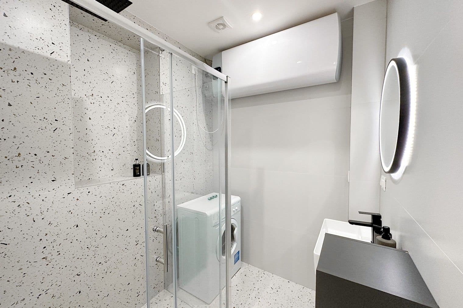 1 bedroom with open-plan kitchen flat to rent, 43 m², Biskupcova, Prague, Prague 1 bedroom with open-plan kitchen flat to rent, 43 m², Biskupcova, Prague, Prague