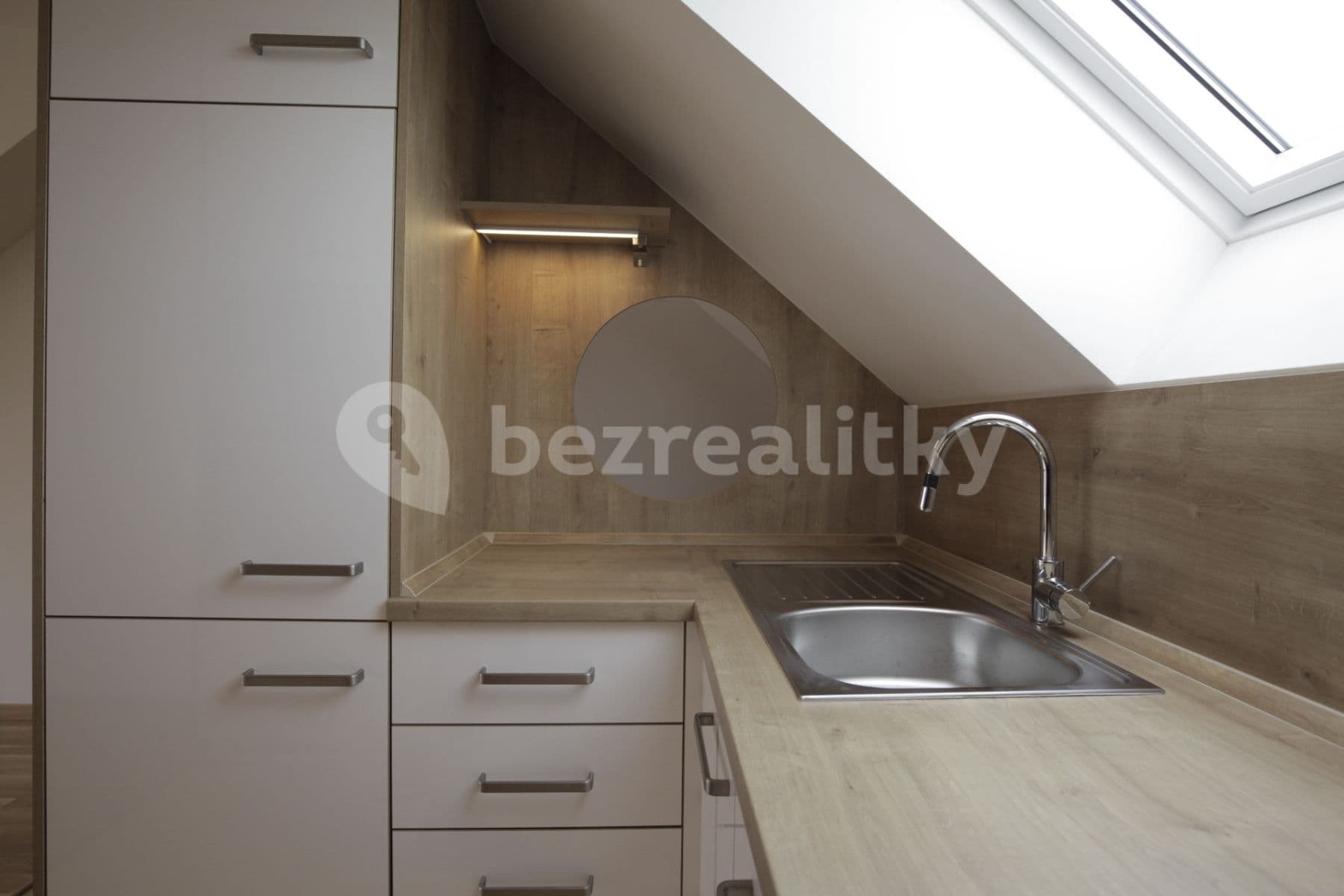 1 bedroom with open-plan kitchen flat to rent, 44 m², U Studánky, Prague, Prague 1 bedroom with open-plan kitchen flat to rent, 44 m², U Studánky, Prague, Prague