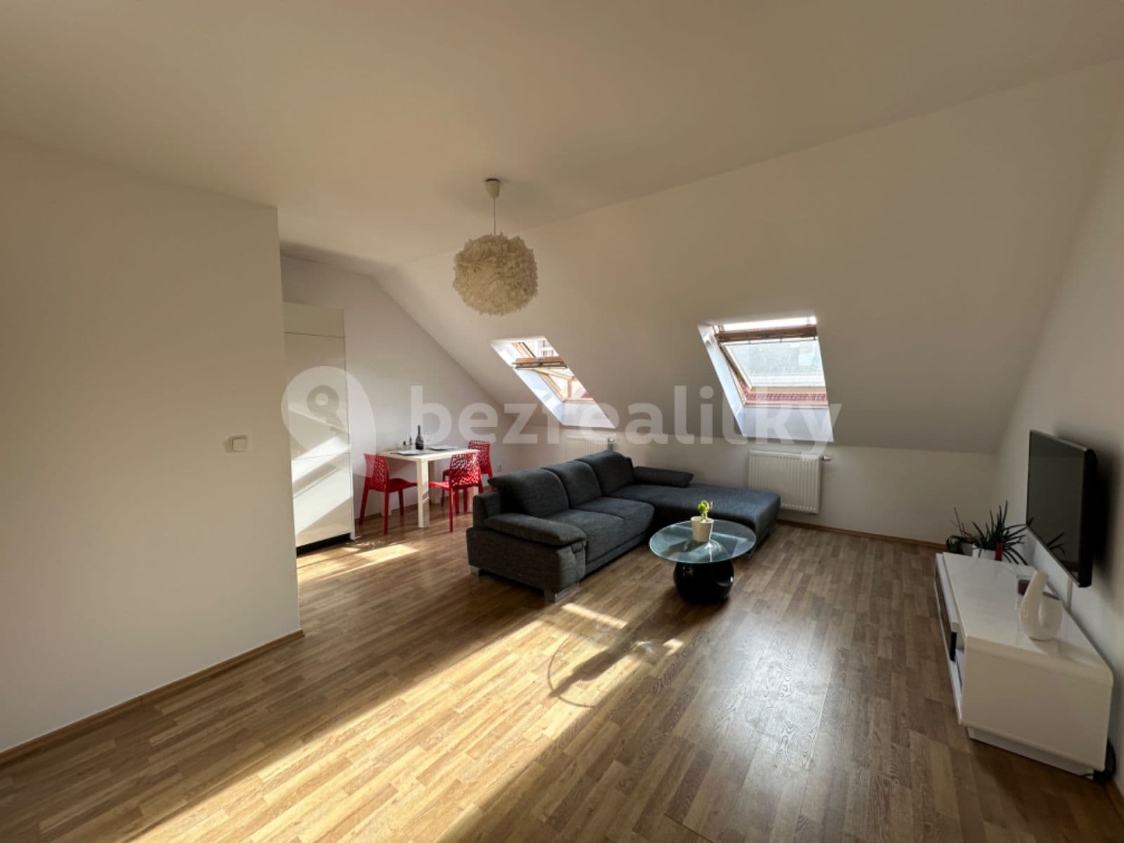 1 bedroom with open-plan kitchen flat to rent, 71 m², Kodaňská, Prague, Prague 1 bedroom with open-plan kitchen flat to rent, 71 m², Kodaňská, Prague, Prague