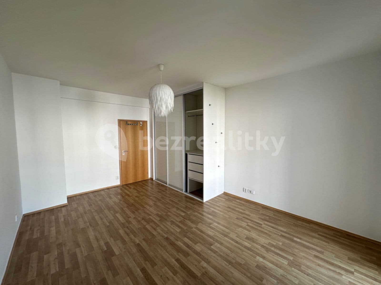 1 bedroom with open-plan kitchen flat to rent, 71 m², Kodaňská, Prague, Prague 1 bedroom with open-plan kitchen flat to rent, 71 m², Kodaňská, Prague, Prague