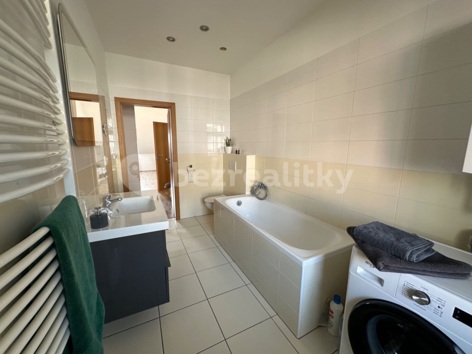 1 bedroom with open-plan kitchen flat to rent, 71 m², Kodaňská, Prague, Prague 1 bedroom with open-plan kitchen flat to rent, 71 m², Kodaňská, Prague, Prague