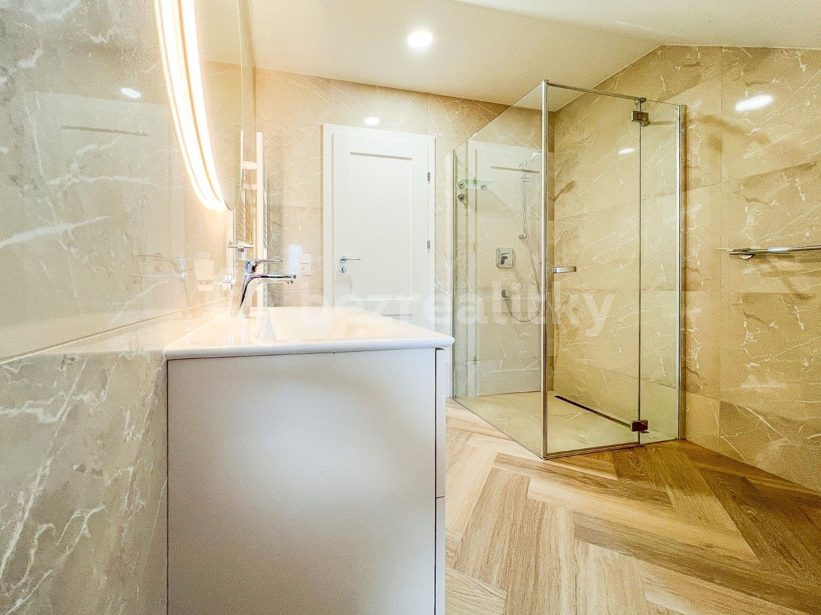 2 bedroom with open-plan kitchen flat to rent, 100 m², Ševce Matouše, Prague, Prague 2 bedroom with open-plan kitchen flat to rent, 100 m², Ševce Matouše, Prague, Prague