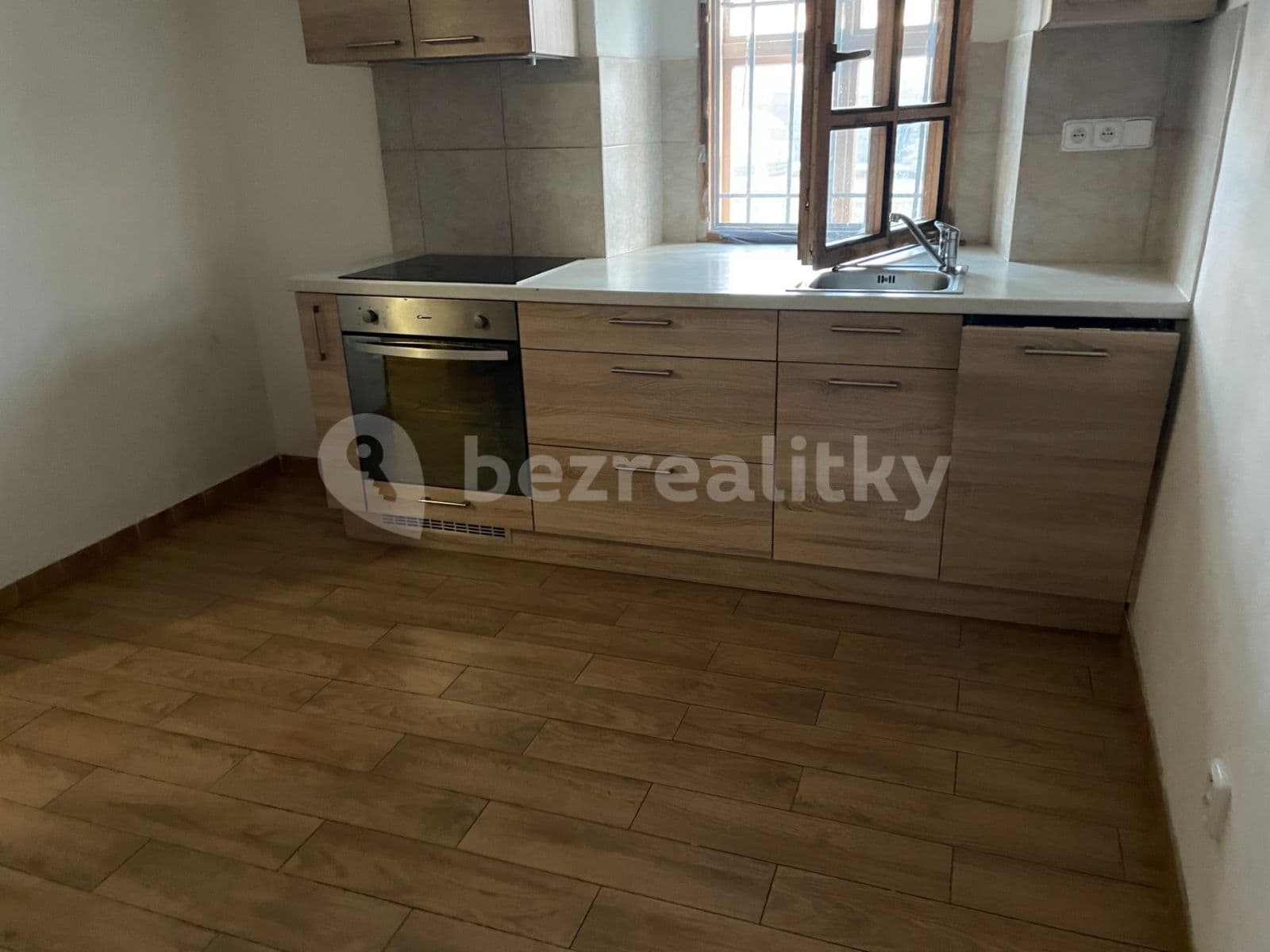 1 bedroom with open-plan kitchen flat to rent, 50 m², Sušilovo náměstí, Rousínov, Jihomoravský Region 1 bedroom with open-plan kitchen flat to rent, 50 m², Sušilovo náměstí, Rousínov, Jihomoravský Region