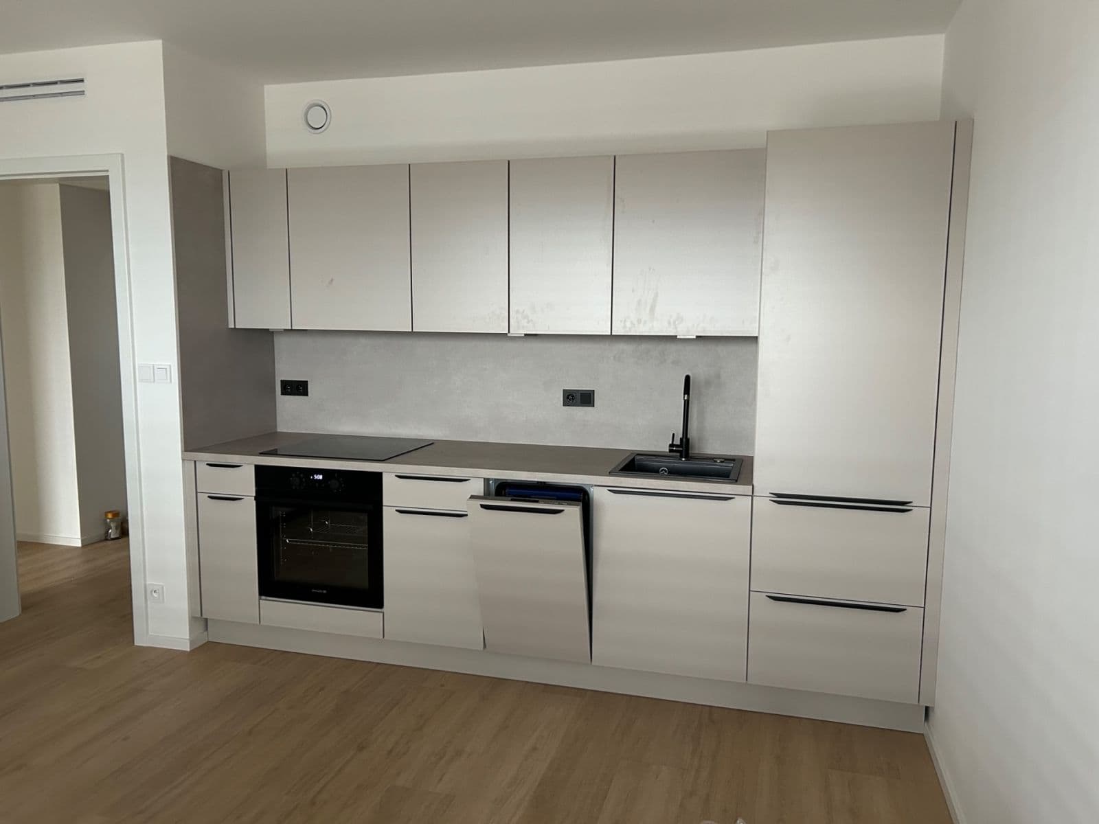 1 bedroom with open-plan kitchen flat to rent, 49 m², Hábova, Prague, Prague 1 bedroom with open-plan kitchen flat to rent, 49 m², Hábova, Prague, Prague