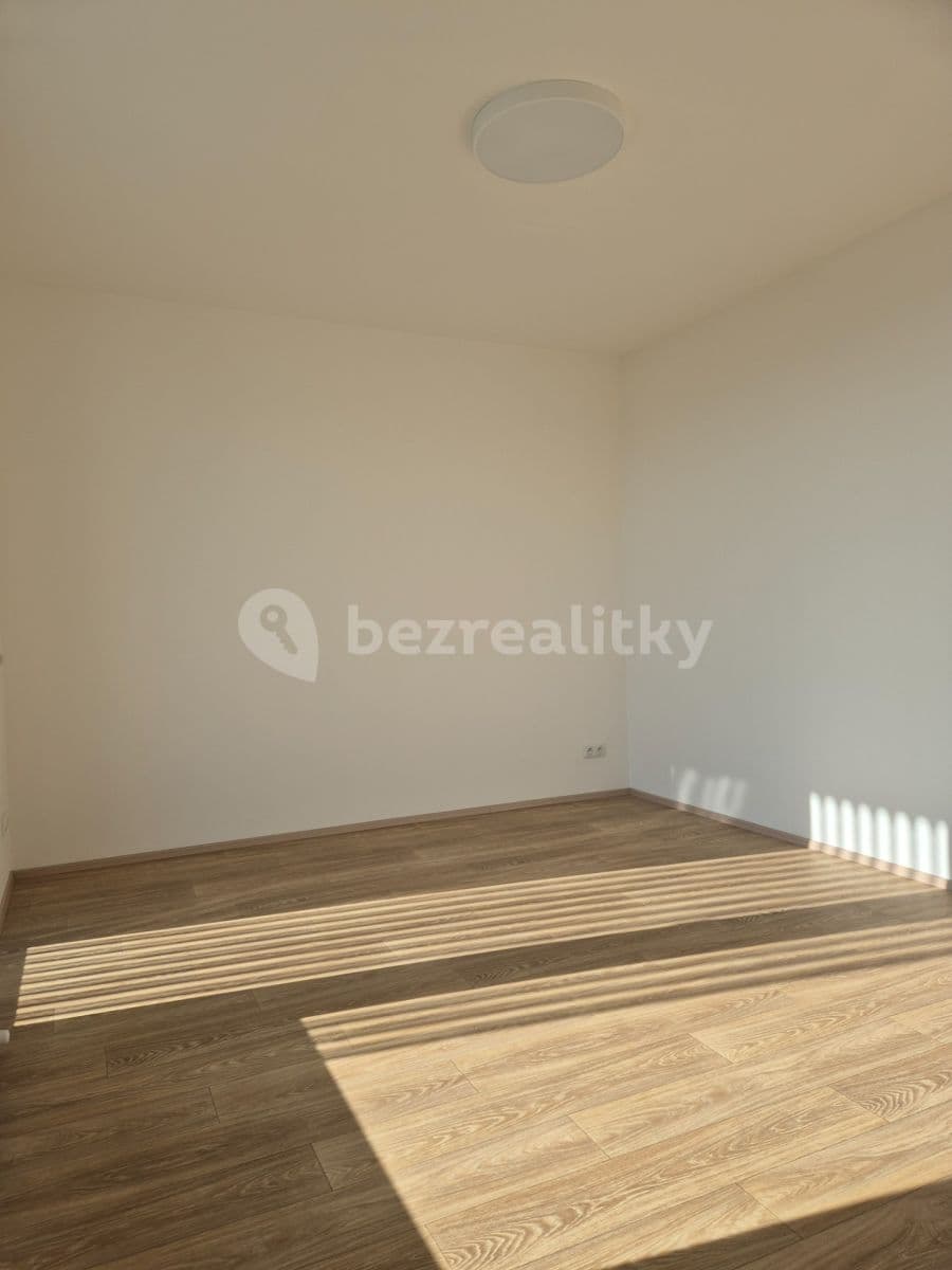 1 bedroom with open-plan kitchen flat to rent, 41 m², Řepova, Brno, Jihomoravský Region 1 bedroom with open-plan kitchen flat to rent, 41 m², Řepova, Brno, Jihomoravský Region