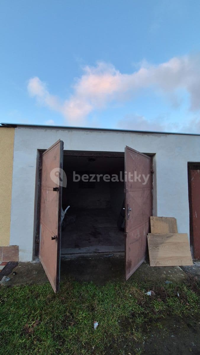 garage to rent, 21 m², Ústí nad Labem, Ústecký Region garage to rent, 21 m², Ústí nad Labem, Ústecký Region