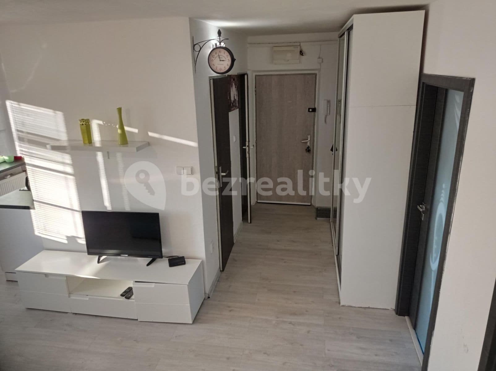 2 bedroom with open-plan kitchen flat to rent, 66 m², Smetanovo nábřeží, Hradec Králové, Královéhradecký Region 2 bedroom with open-plan kitchen flat to rent, 66 m², Smetanovo nábřeží, Hradec Králové, Královéhradecký Region