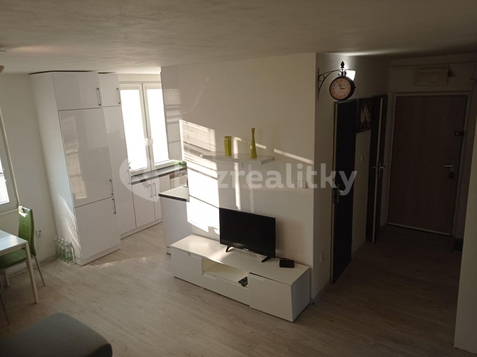 2 bedroom with open-plan kitchen flat to rent, 66 m², Smetanovo nábřeží, Hradec Králové, Královéhradecký Region 2 bedroom with open-plan kitchen flat to rent, 66 m², Smetanovo nábřeží, Hradec Králové, Královéhradecký Region