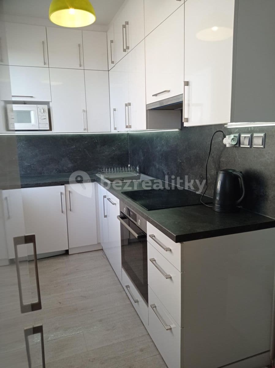 2 bedroom with open-plan kitchen flat to rent, 66 m², Smetanovo nábřeží, Hradec Králové, Královéhradecký Region 2 bedroom with open-plan kitchen flat to rent, 66 m², Smetanovo nábřeží, Hradec Králové, Královéhradecký Region